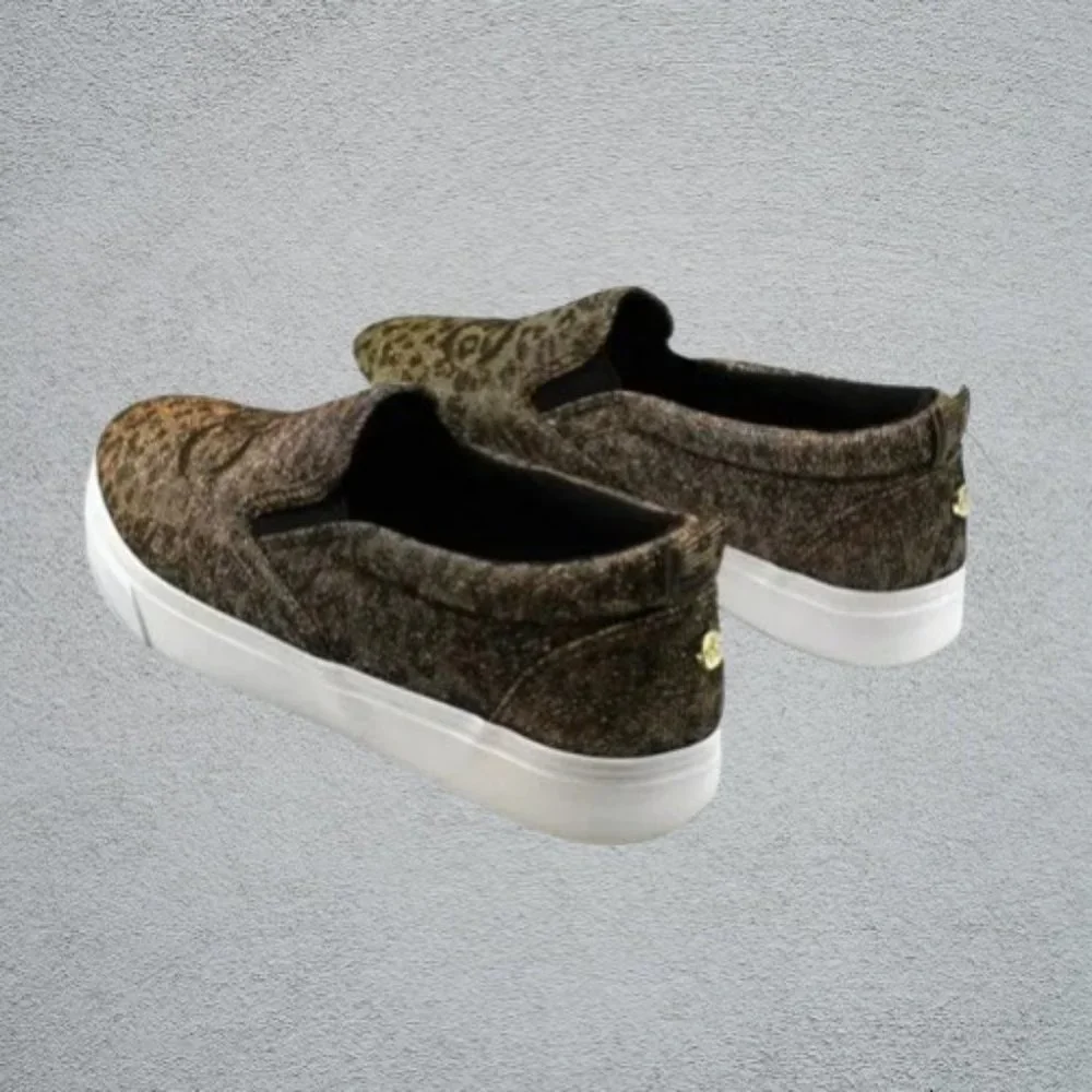 Juicy Couture Congrats Women's Slip-On Sneakers - Picture 5 of 6